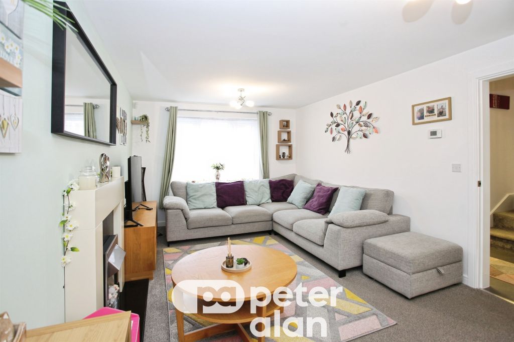 Property photo 2 of 27