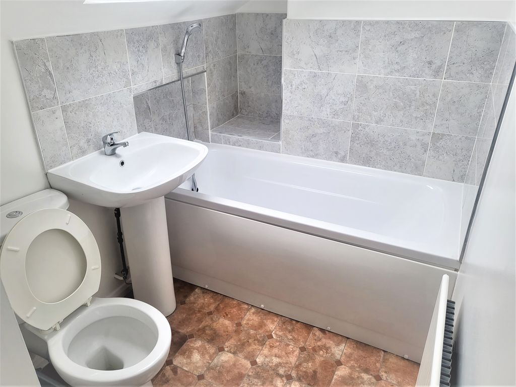 Property photo 2 of 3