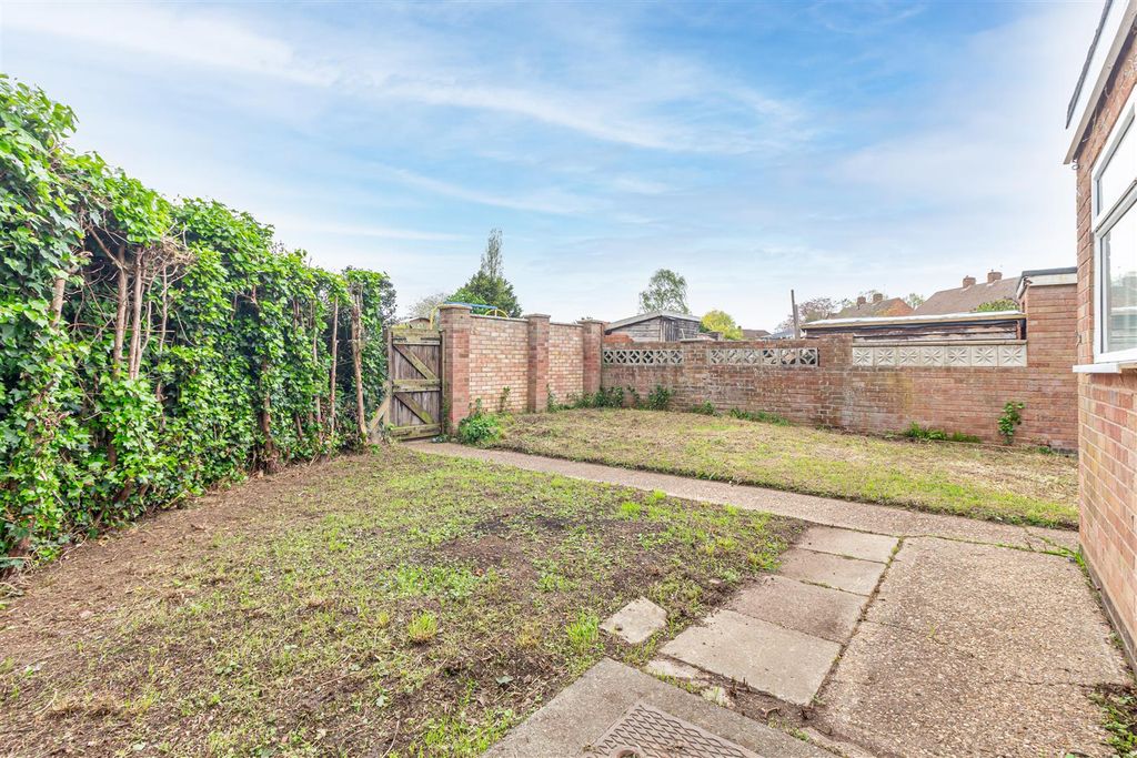 Property photo 2 of 20 Garden-3.Jpg