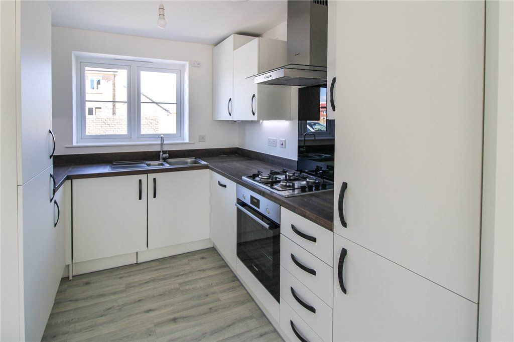 Property photo 3 of 12 Kitchen