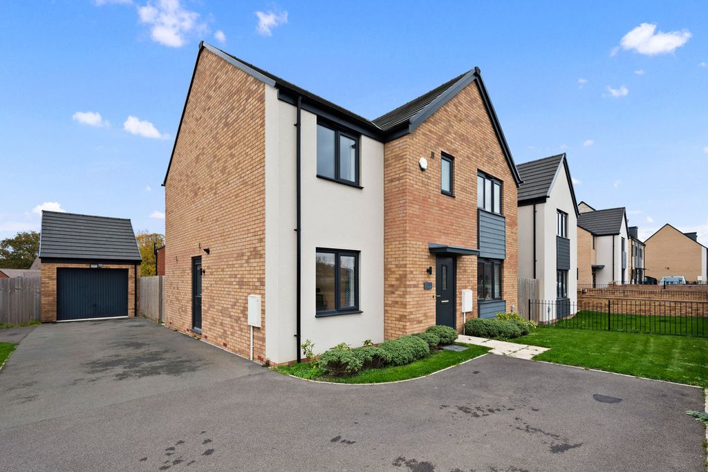 Property photo 1 of 33