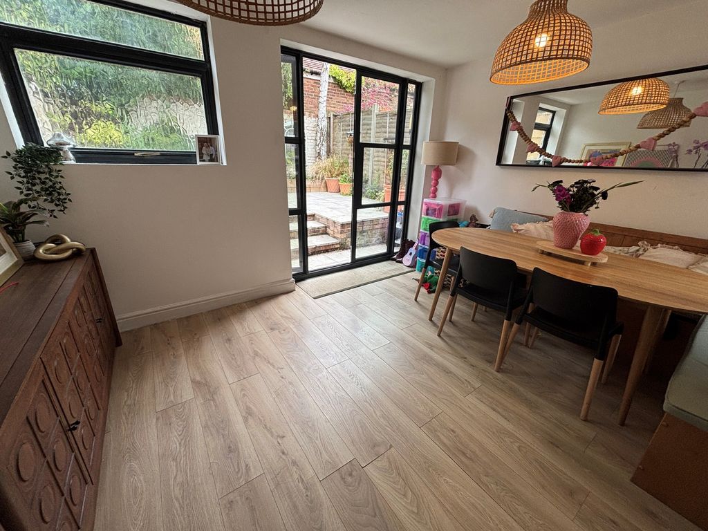 Property photo 2 of 6 Photo 3