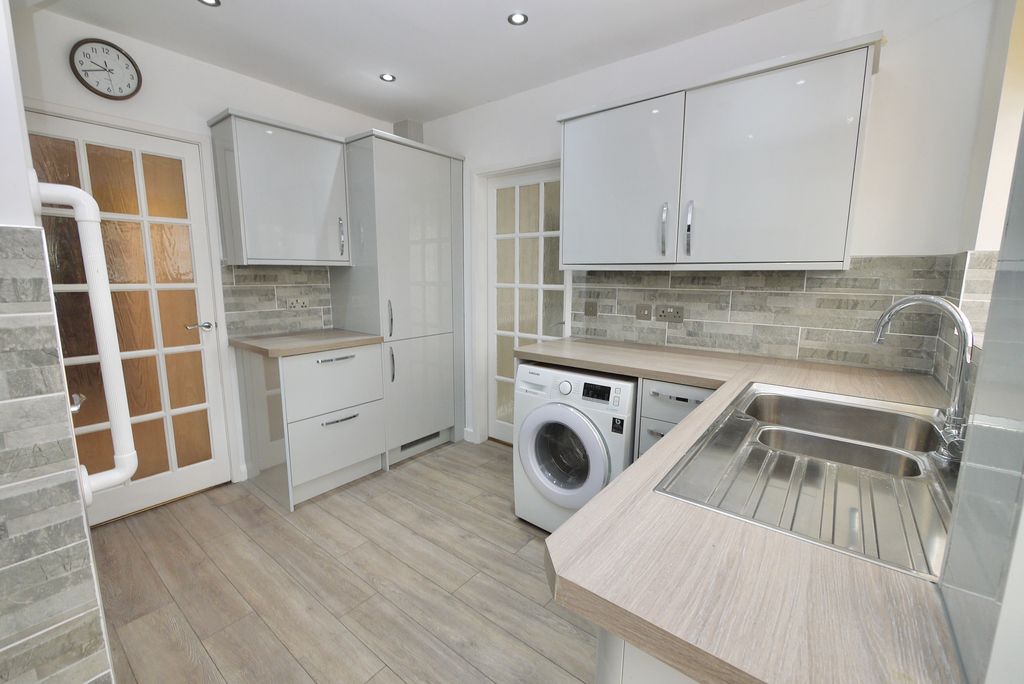 Property photo 3 of 30 9