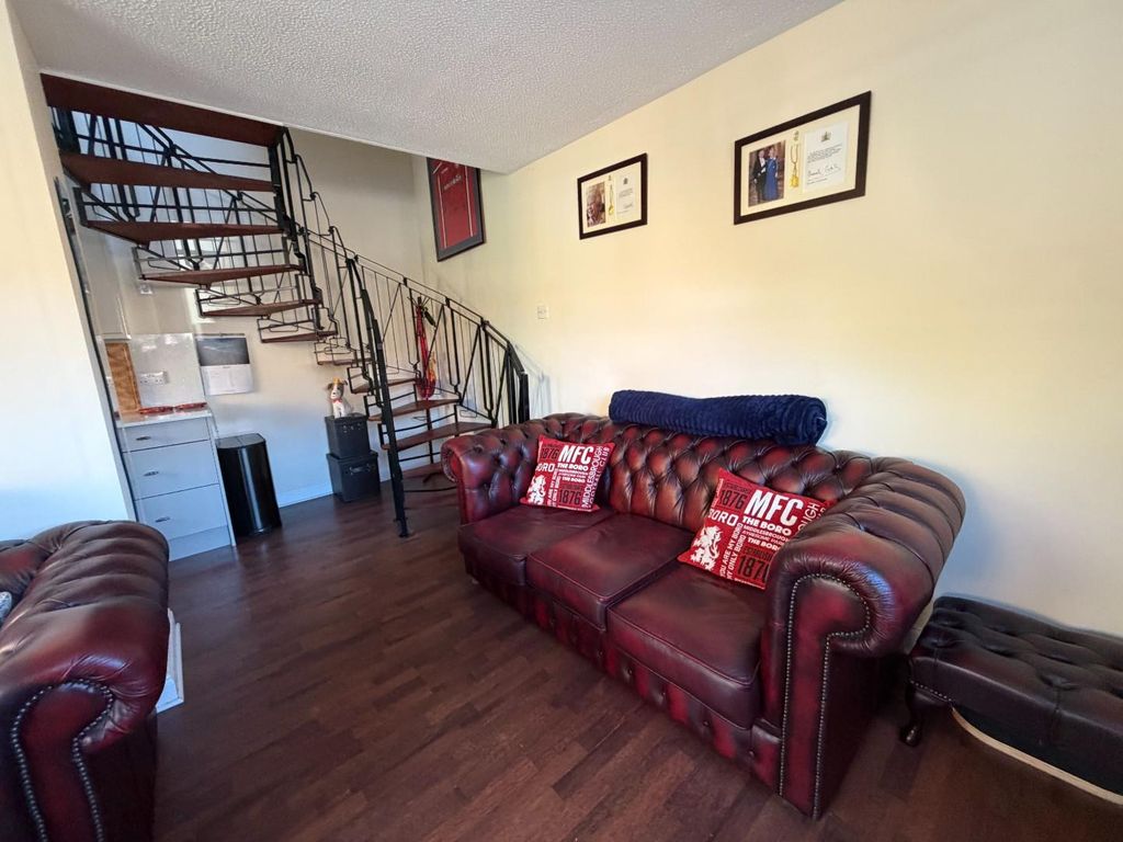 Property photo 2 of 10 Lounge