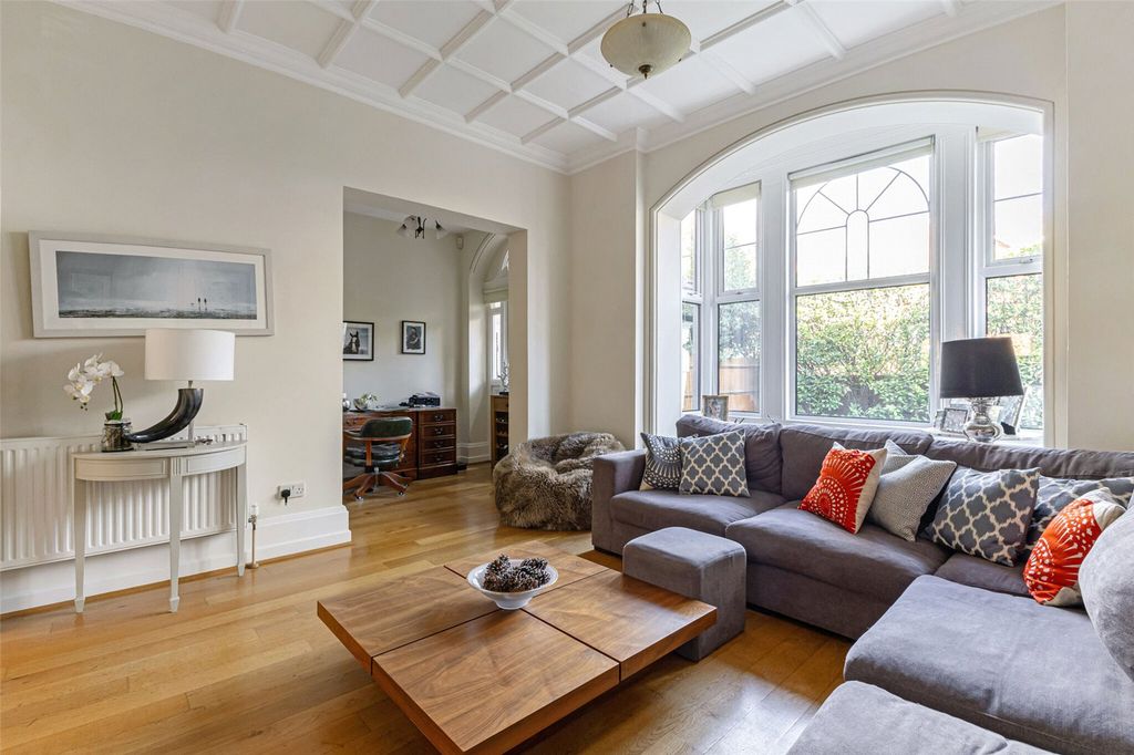 Property photo 3 of 34 Picture No. 28