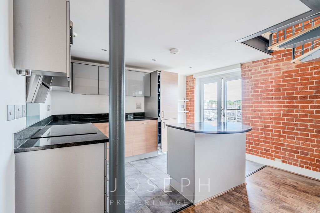 Additional image 6 of 2 bed penthouse for saleKey Street, Ipswich IP4