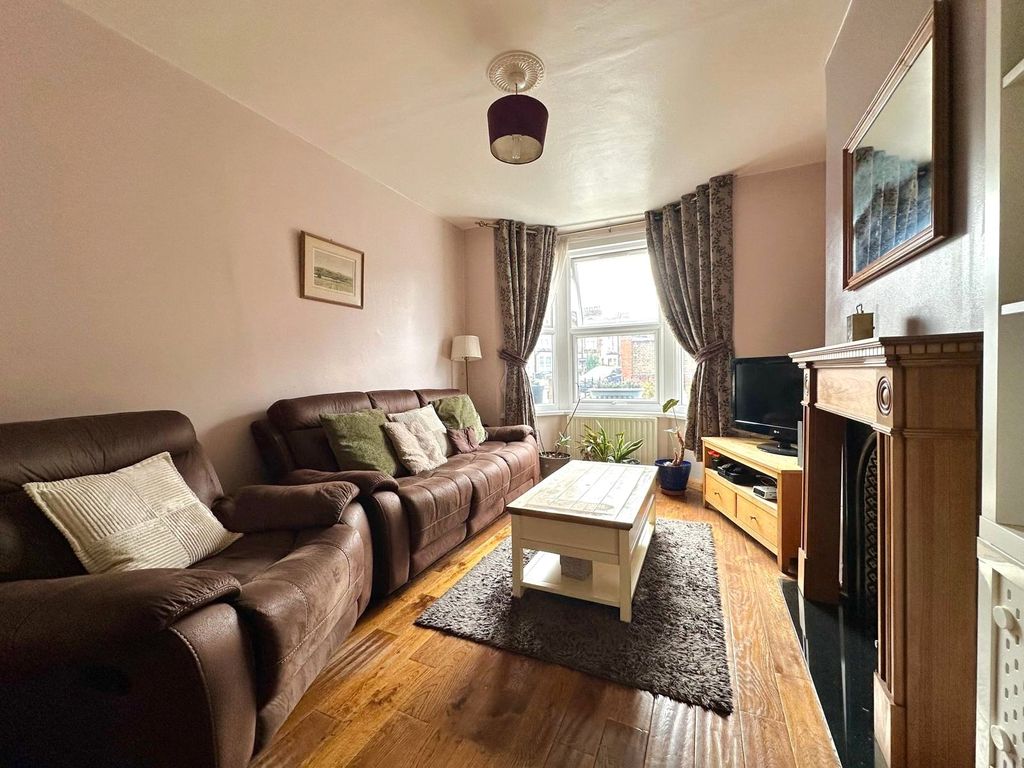 Property photo 2 of 13 Picture No. 22