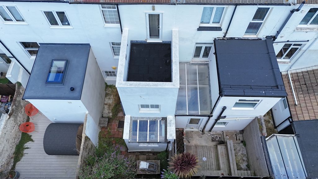 Property photo 2 of 13 Roof Terrace