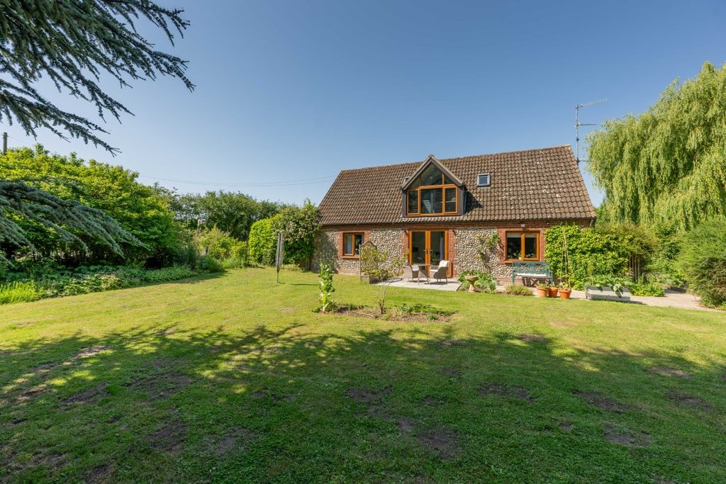 Property photo 2 of 43