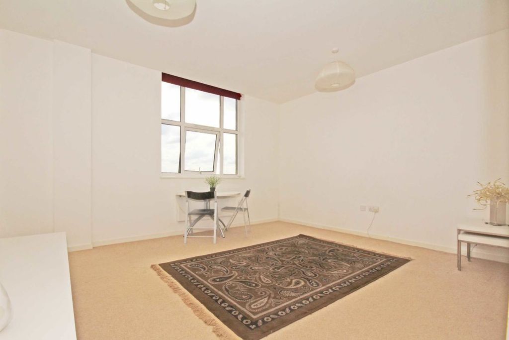 Property photo 2 of 3