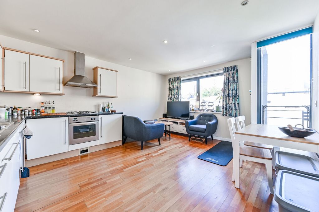 Property photo 3 of 15