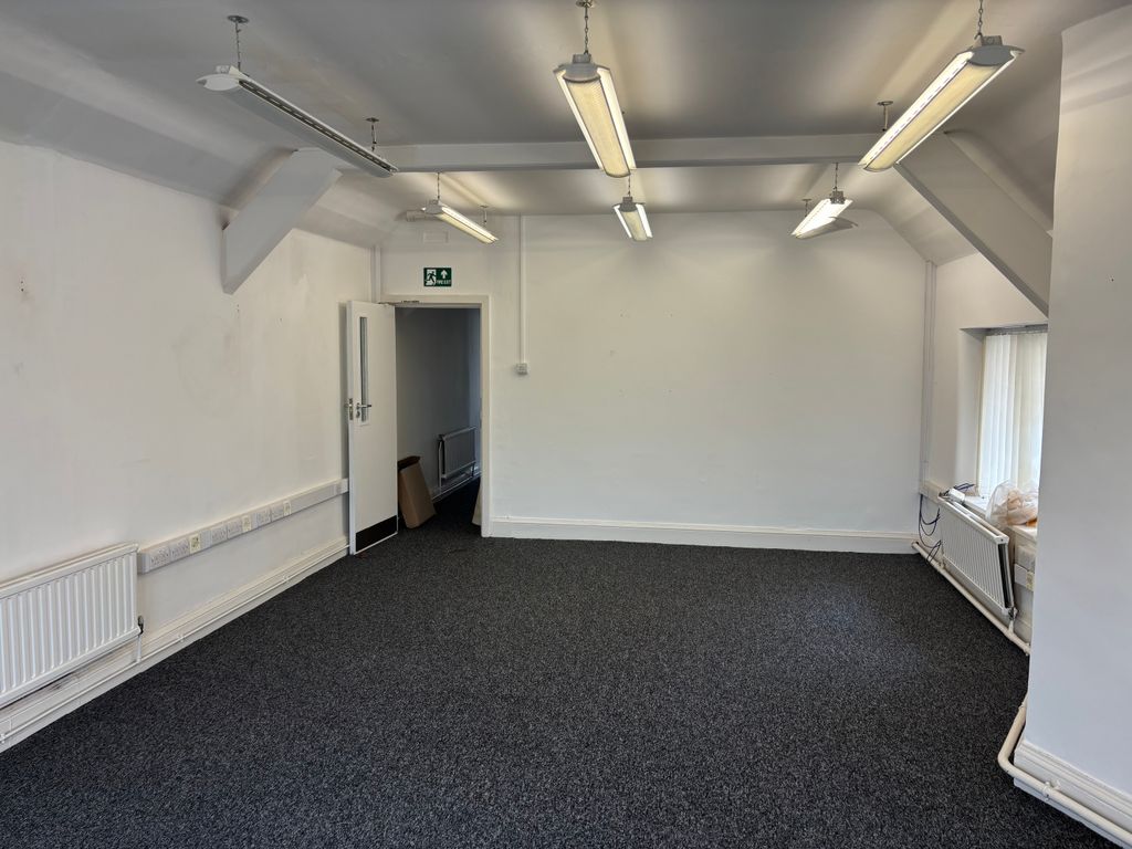 Property photo 2 of 4