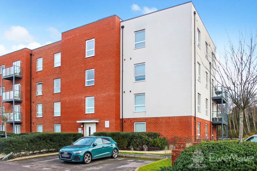 Property photo 1 of 8 Frontal