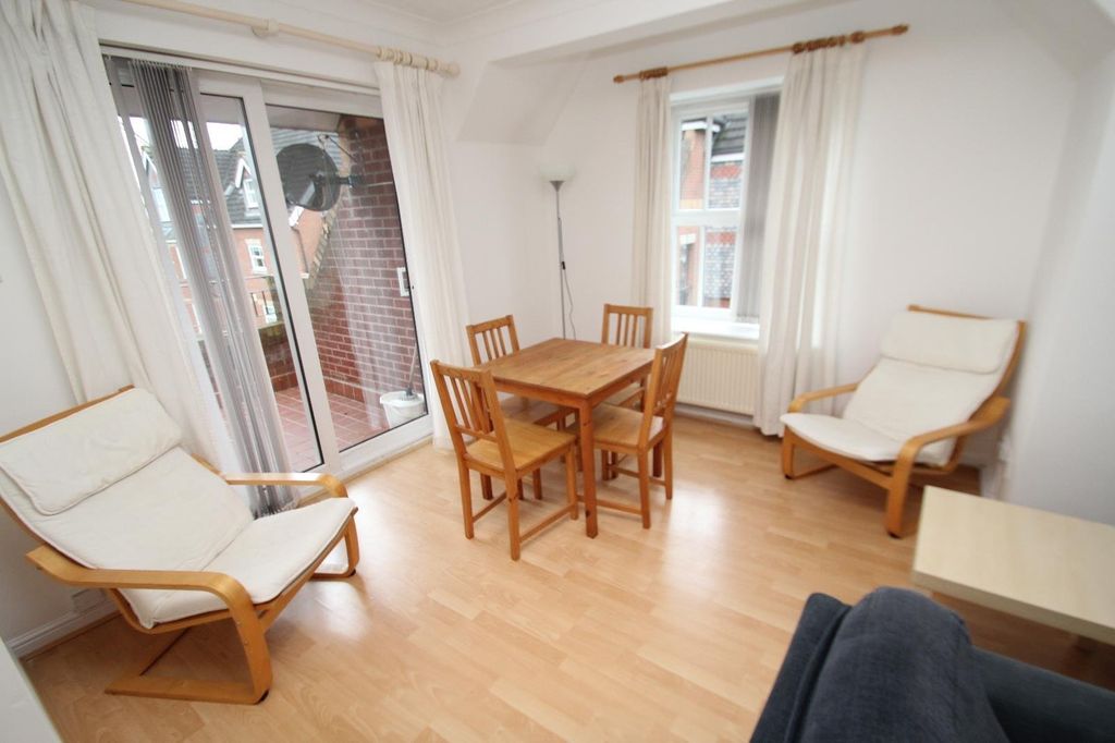 Property photo 3 of 16 Dining Area