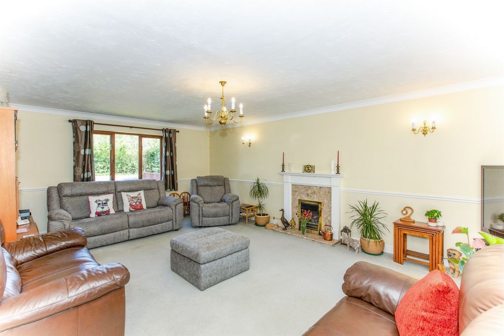 Property photo 3 of 15