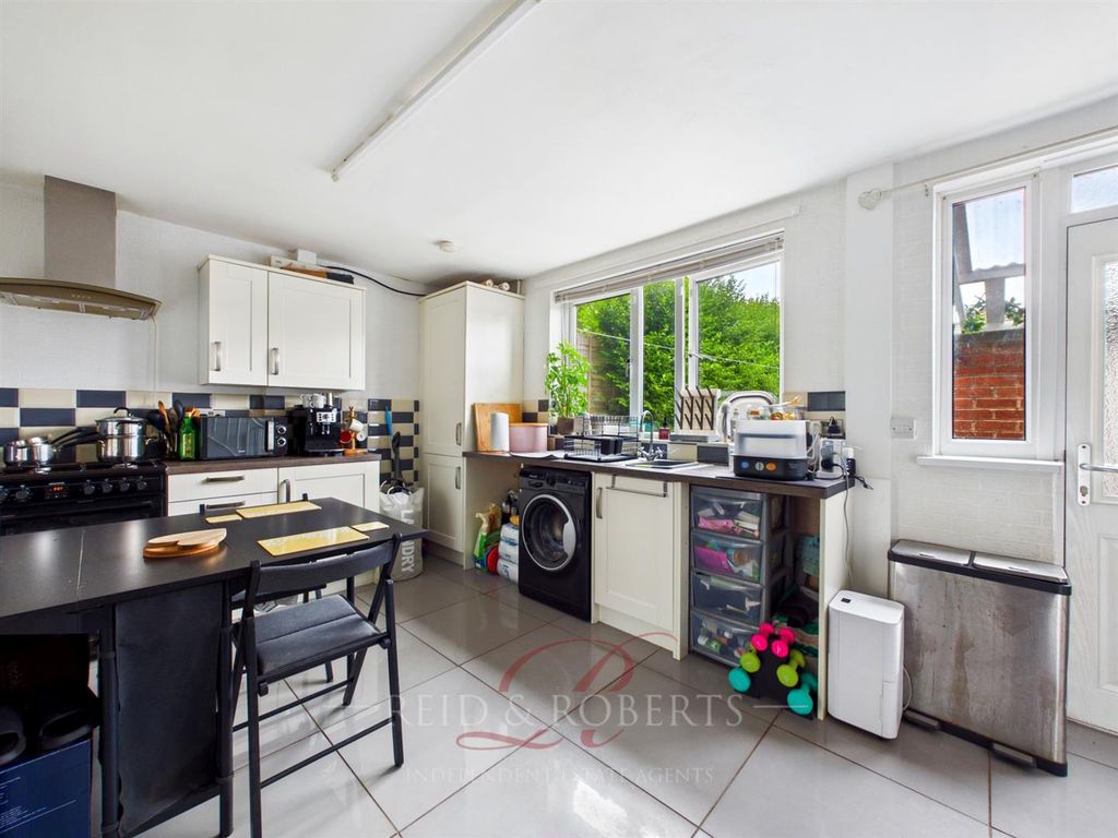 Property photo 3 of 22 Cam03999G0-Pr0256-Still008.Jpg
