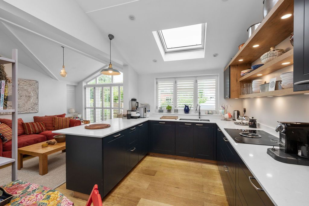 Property photo 3 of 23