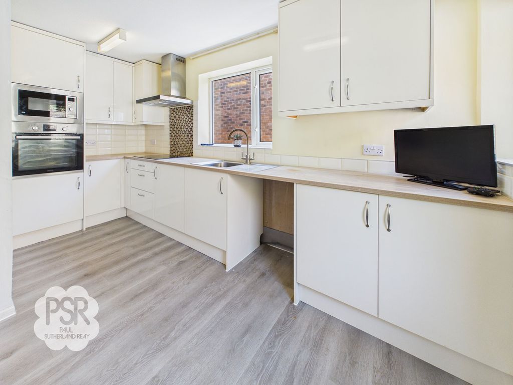Property photo 2 of 33