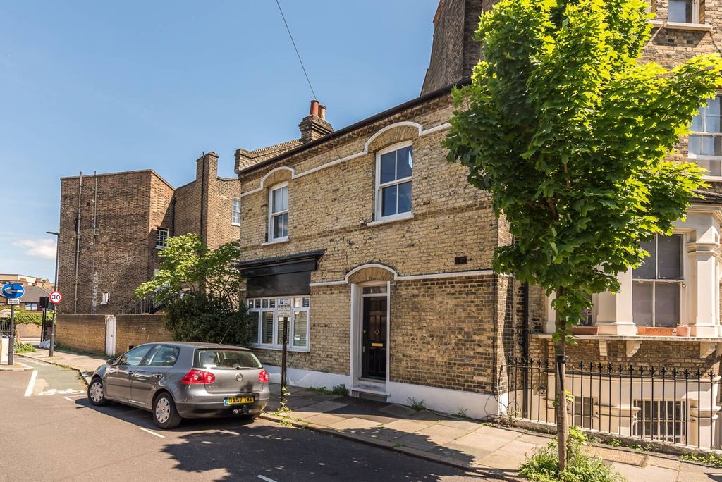 Property photo 2 of 12