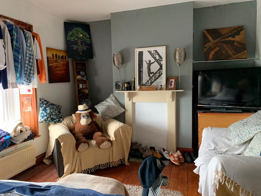 Property photo 1 of 8