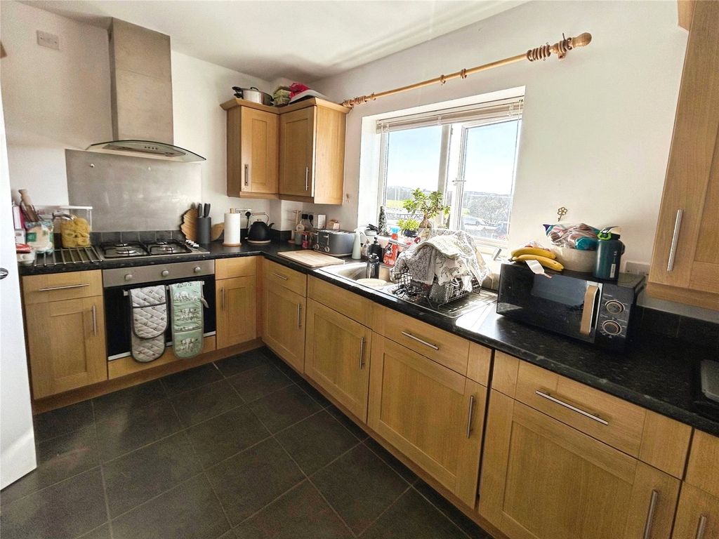 Property photo 2 of 9 Kitchen