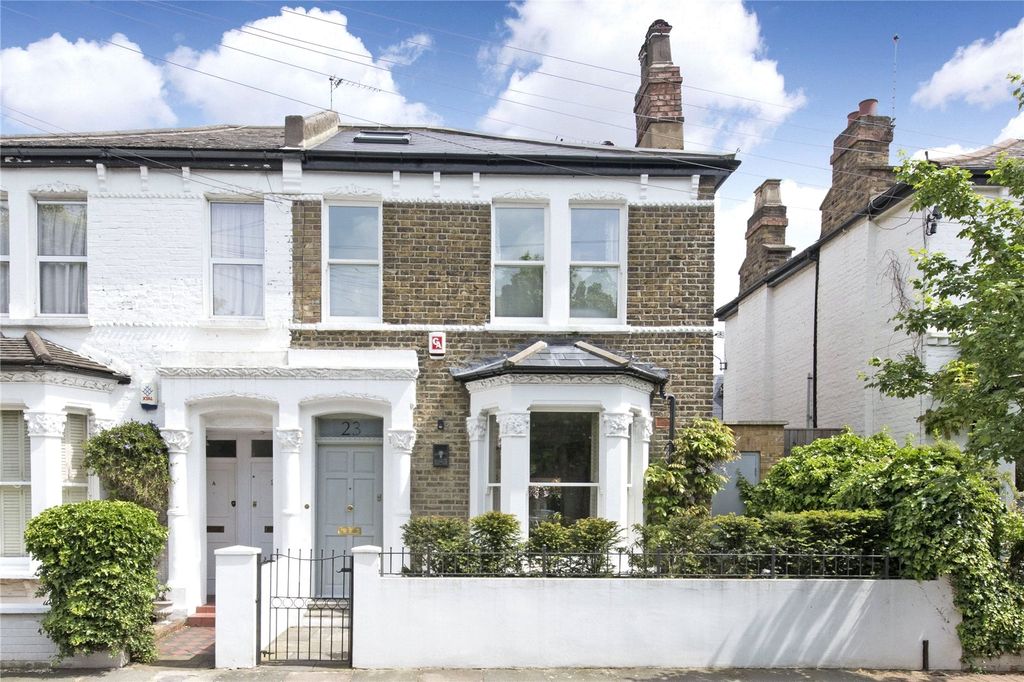 Property photo 2 of 9 External