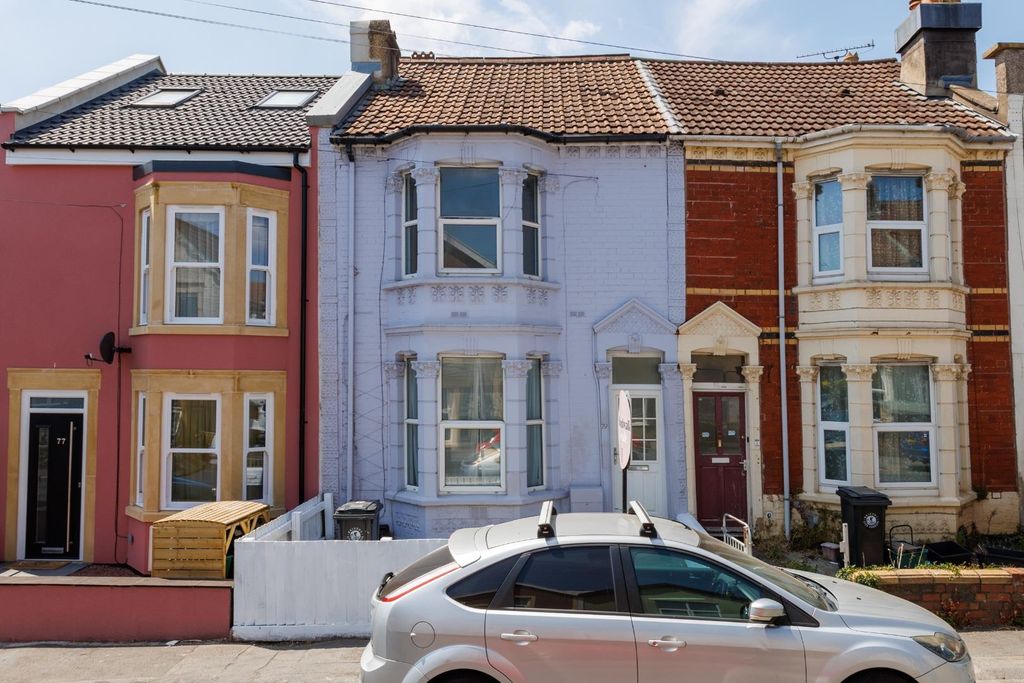 Property photo 2 of 21 79 Victoria Parade-21.Jpg