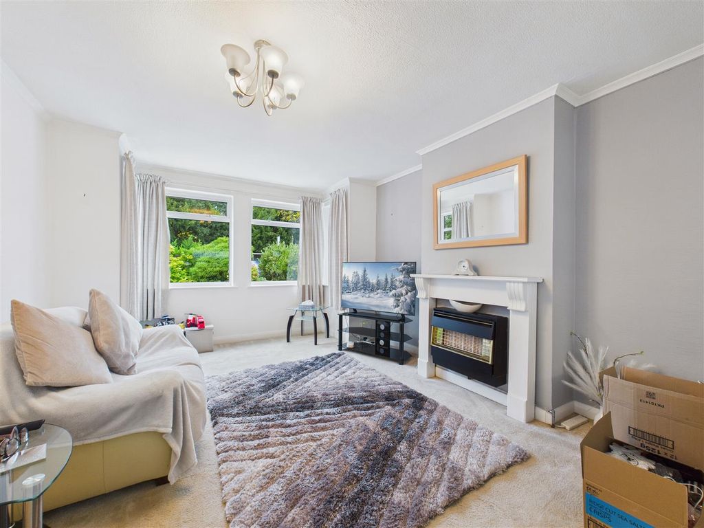 Property photo 2 of 11 Lounge