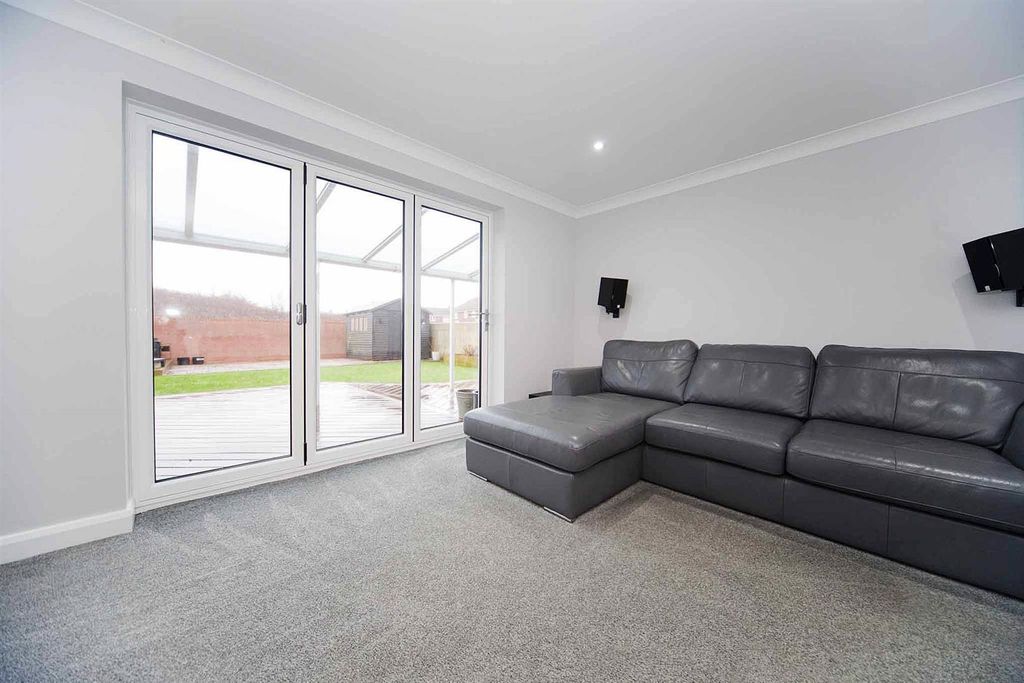 Property photo 3 of 24