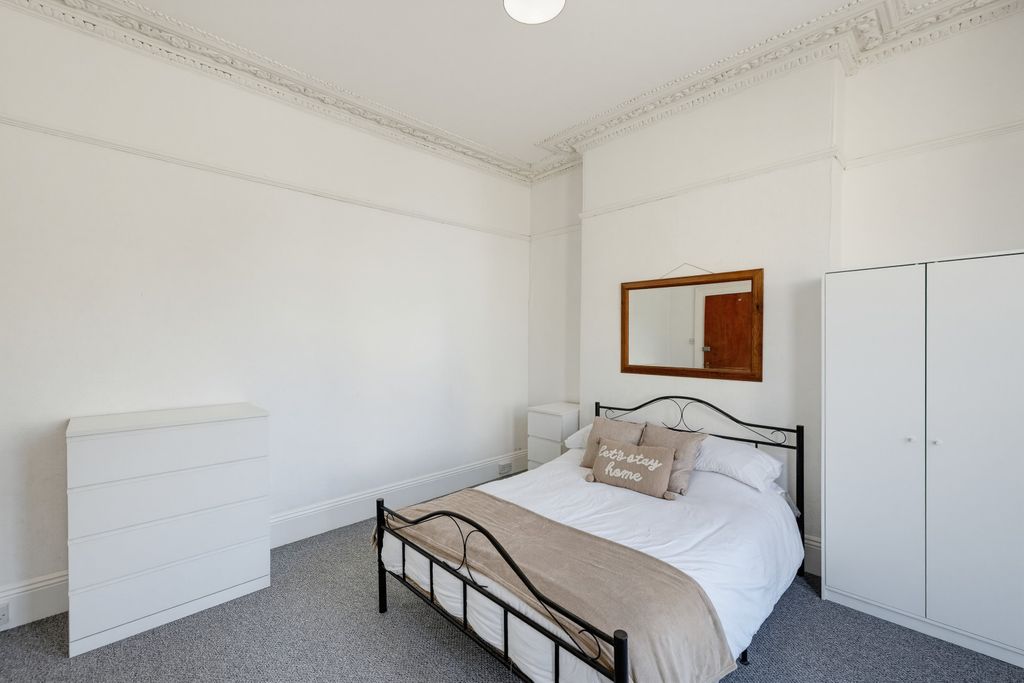 Property photo 3 of 8 0015