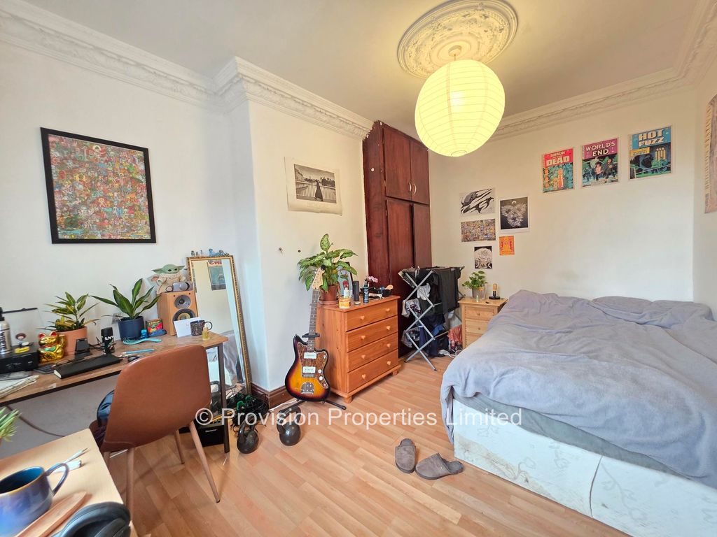 Property photo 3 of 8 Photo