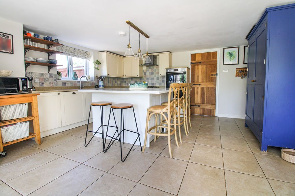 Property photo 3 of 27 Kitchen/Dining Room