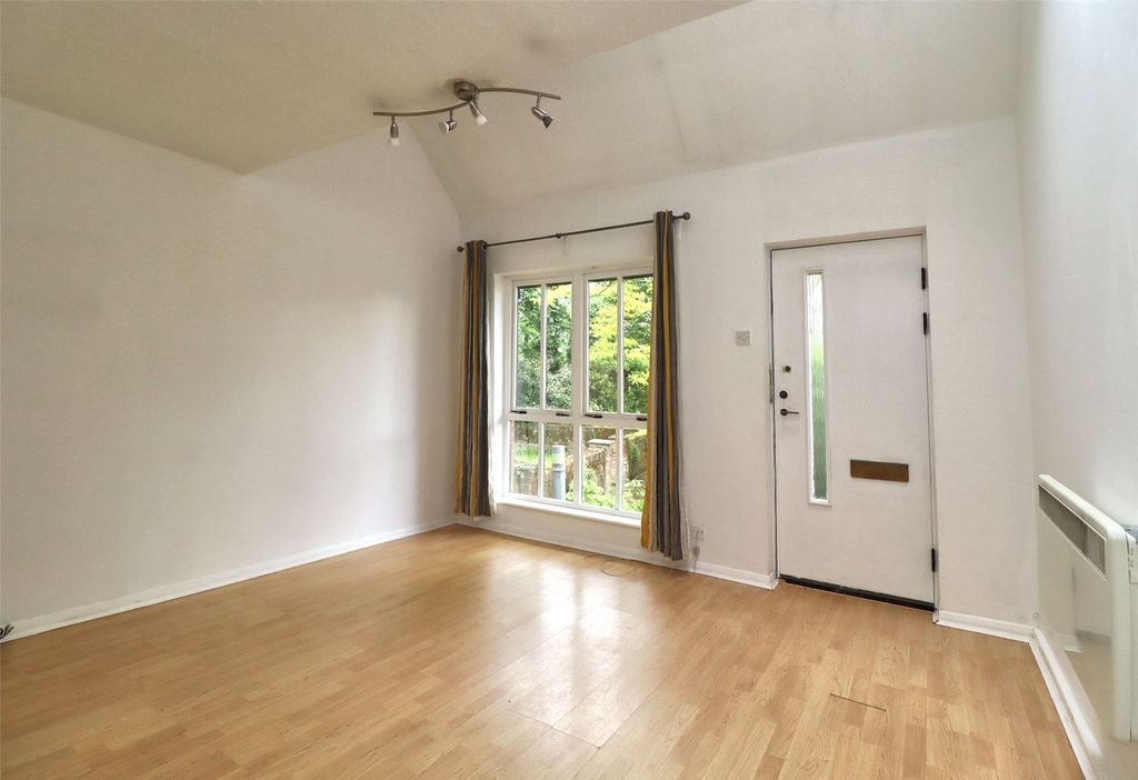 Property photo 3 of 10 Picture No. 01