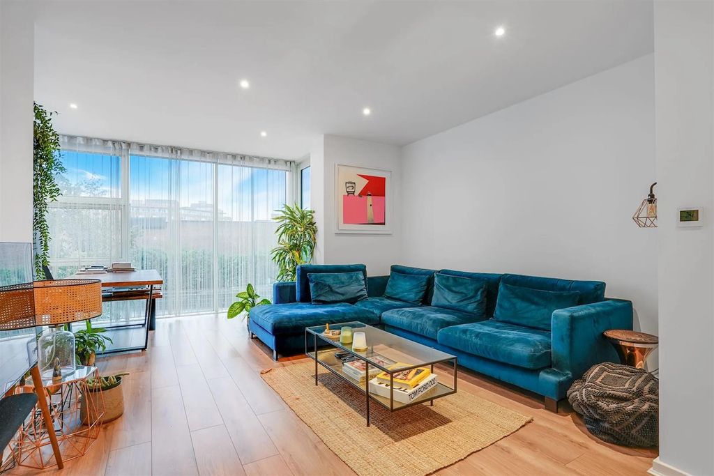 Property photo 1 of 17 Open Plan Lounge Dining Room