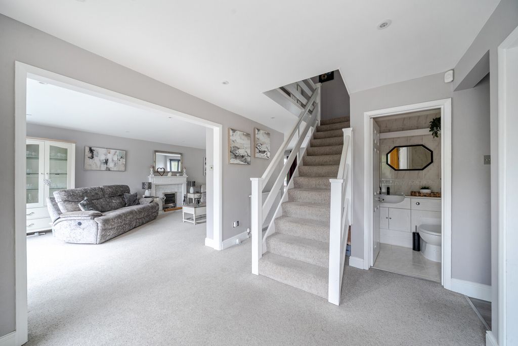 Property photo 2 of 24 1353467-6-68c1B1F...