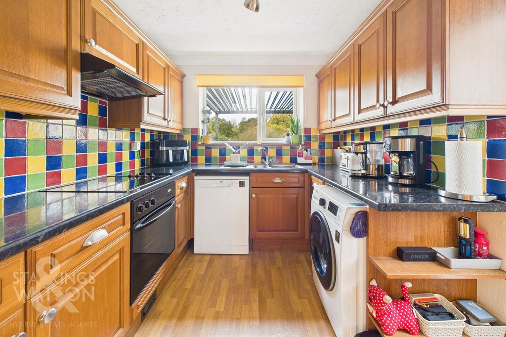 Property photo 3 of 25