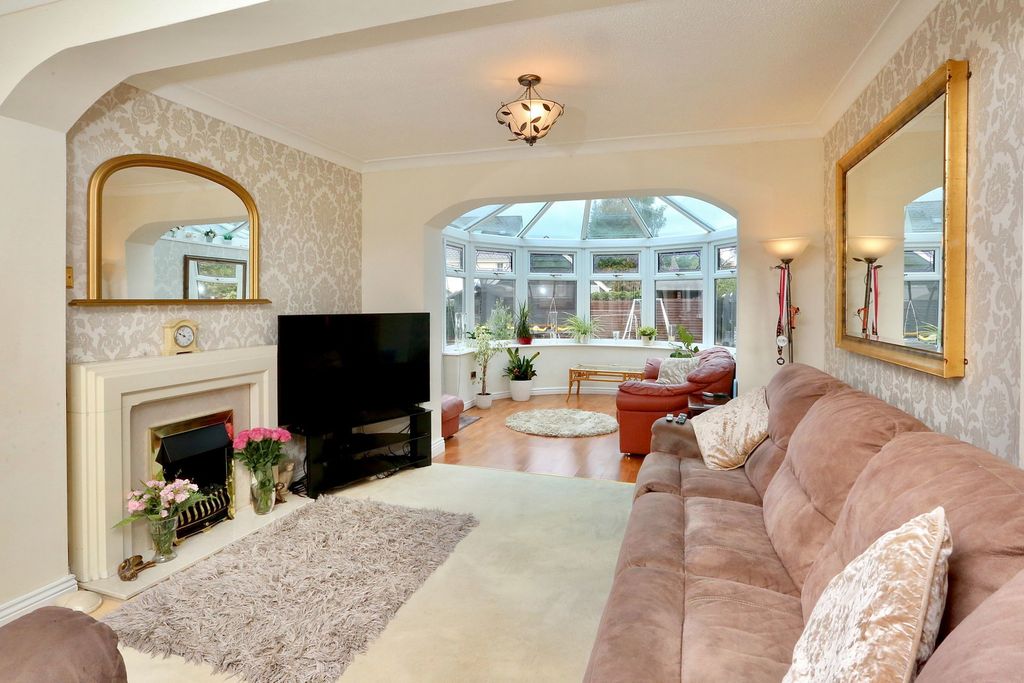 Property photo 2 of 36