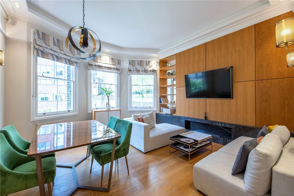 Property photo 2 of 8 Reception