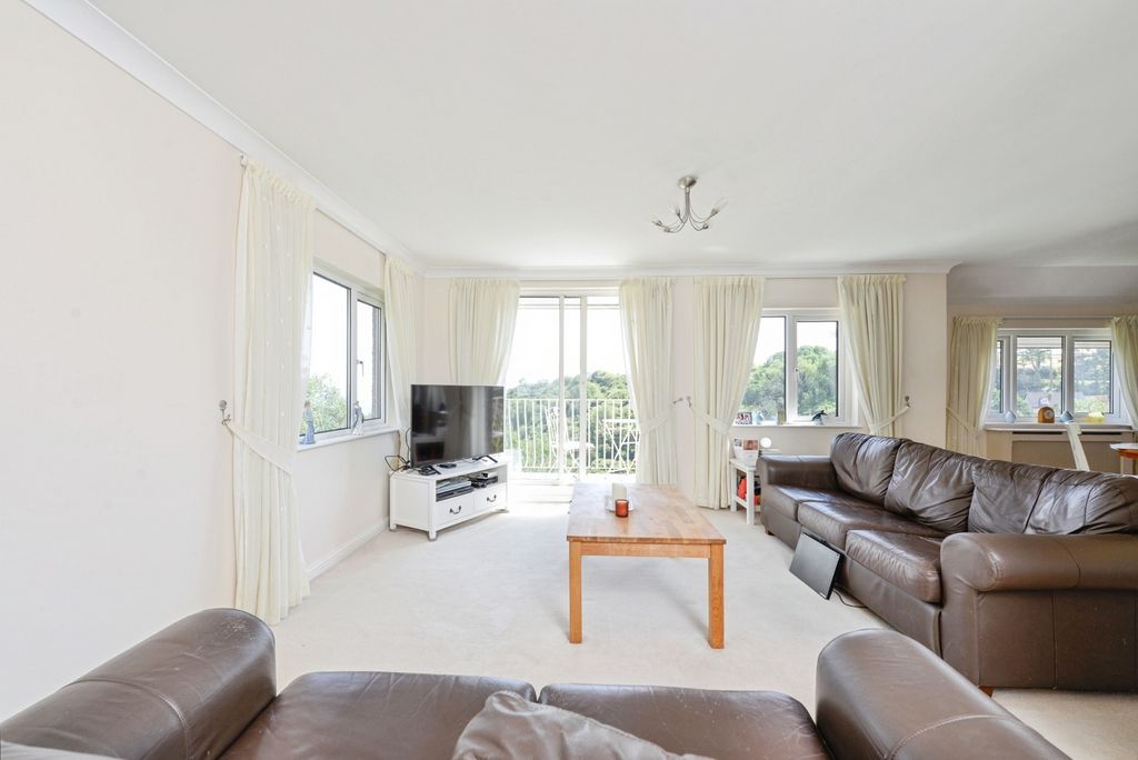 Property photo 2 of 23 Pbox-Img.Jpg