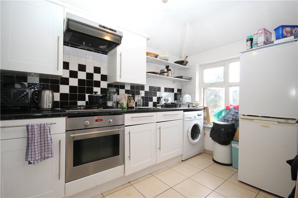 Property photo 3 of 6 Kitchen