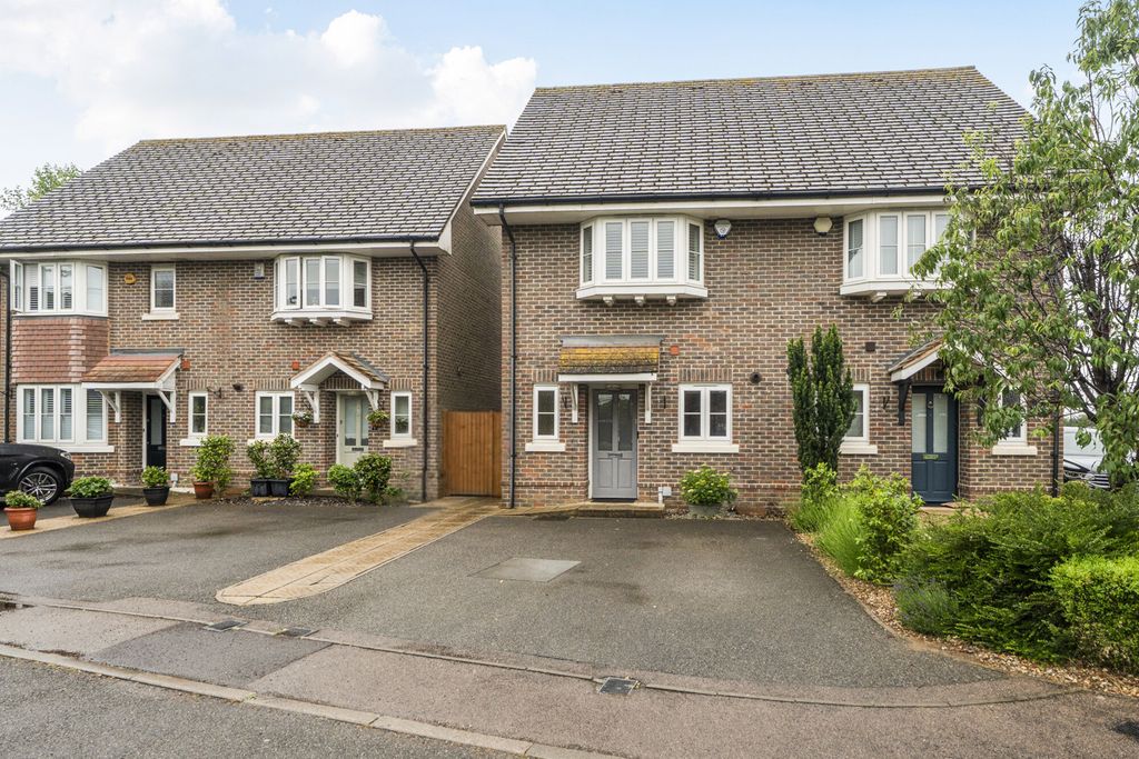 Property photo 1 of 15 1463901-20-6A1Eab...