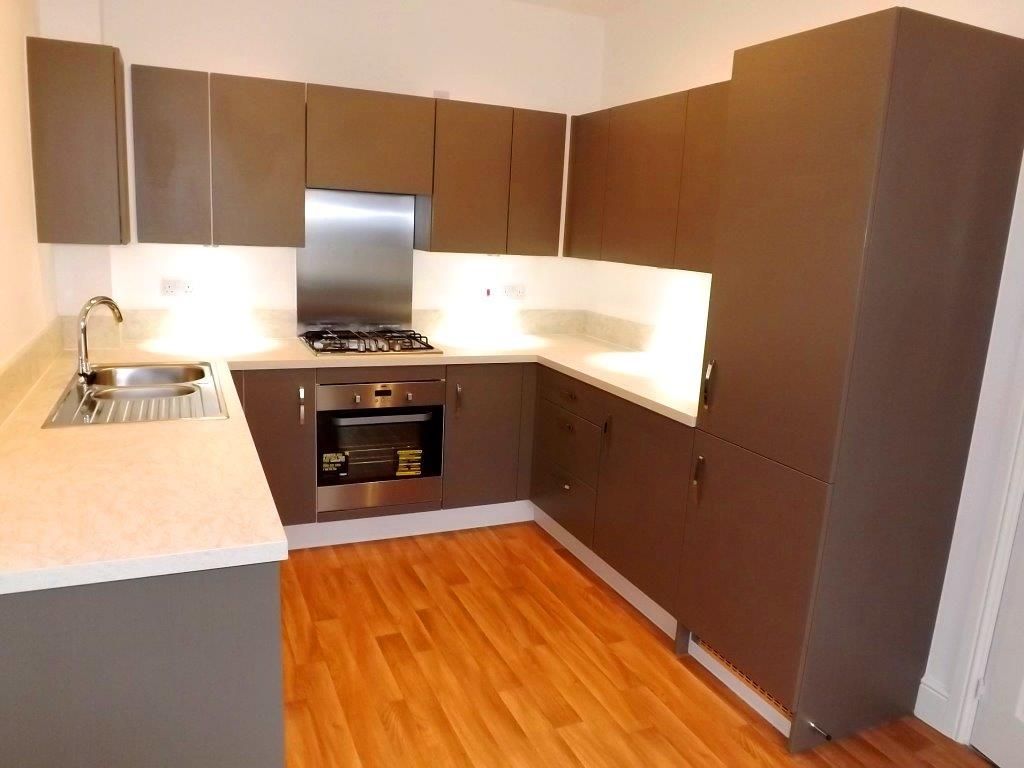 Property photo 2 of 10 Kitchen