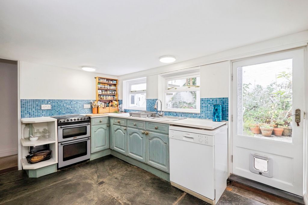 Additional image 7 of 2 bed flat for salePenrose Terrace, Penzance, Cornwall TR18
