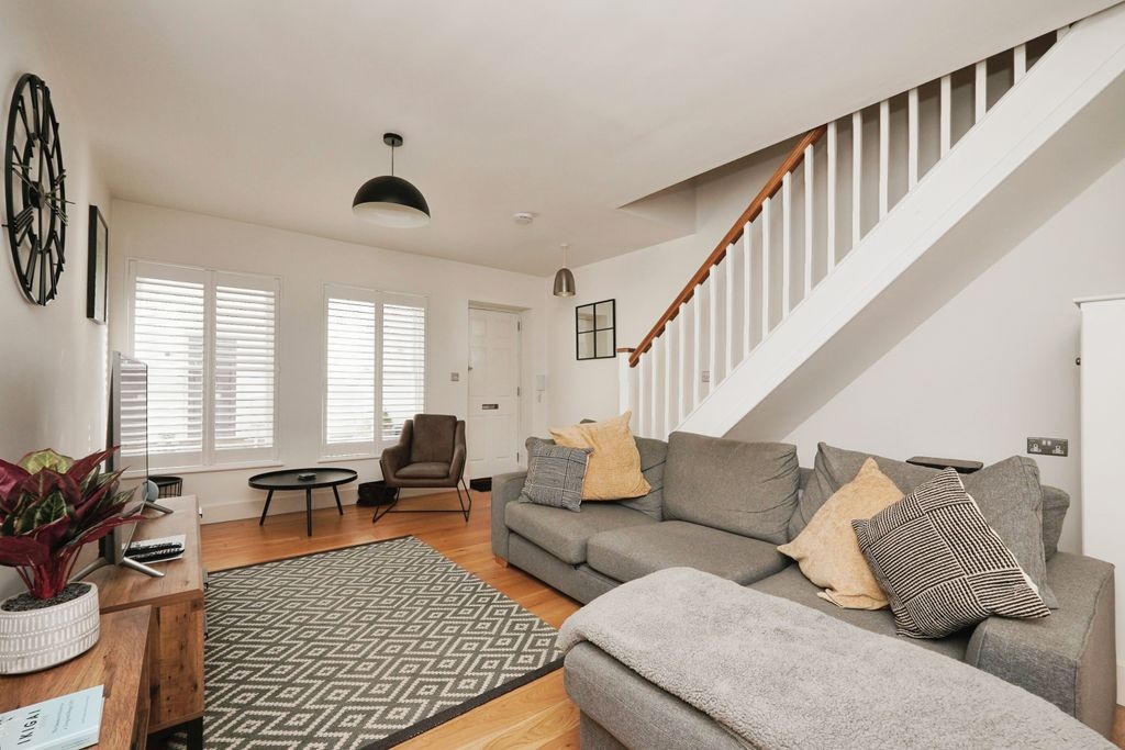Property photo 1 of 17 Photography