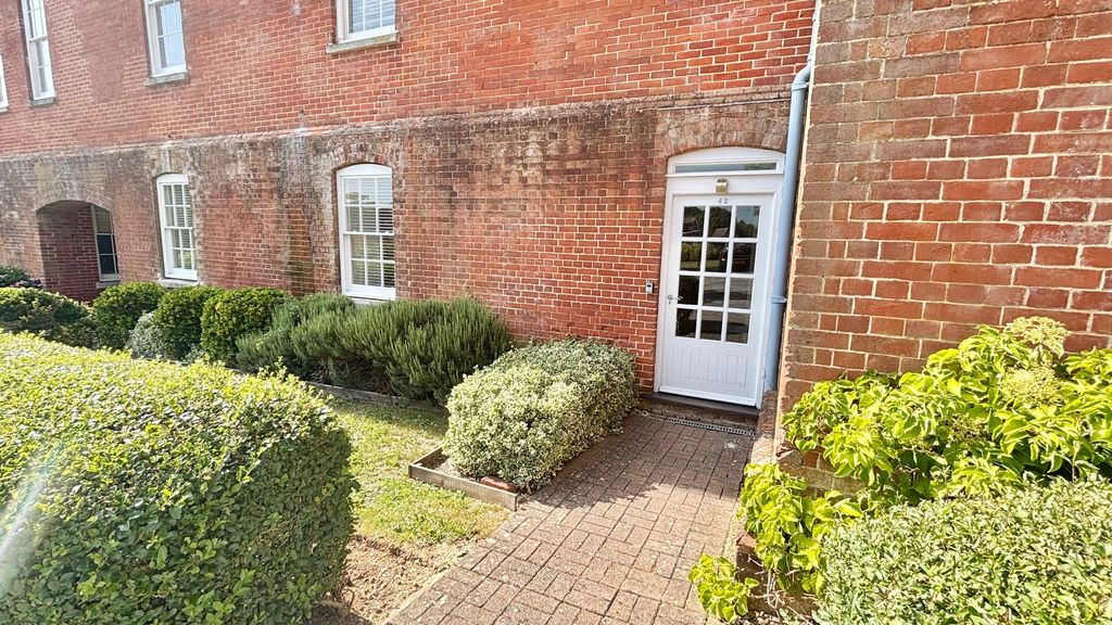 Property photo 2 of 10 Private Entrance