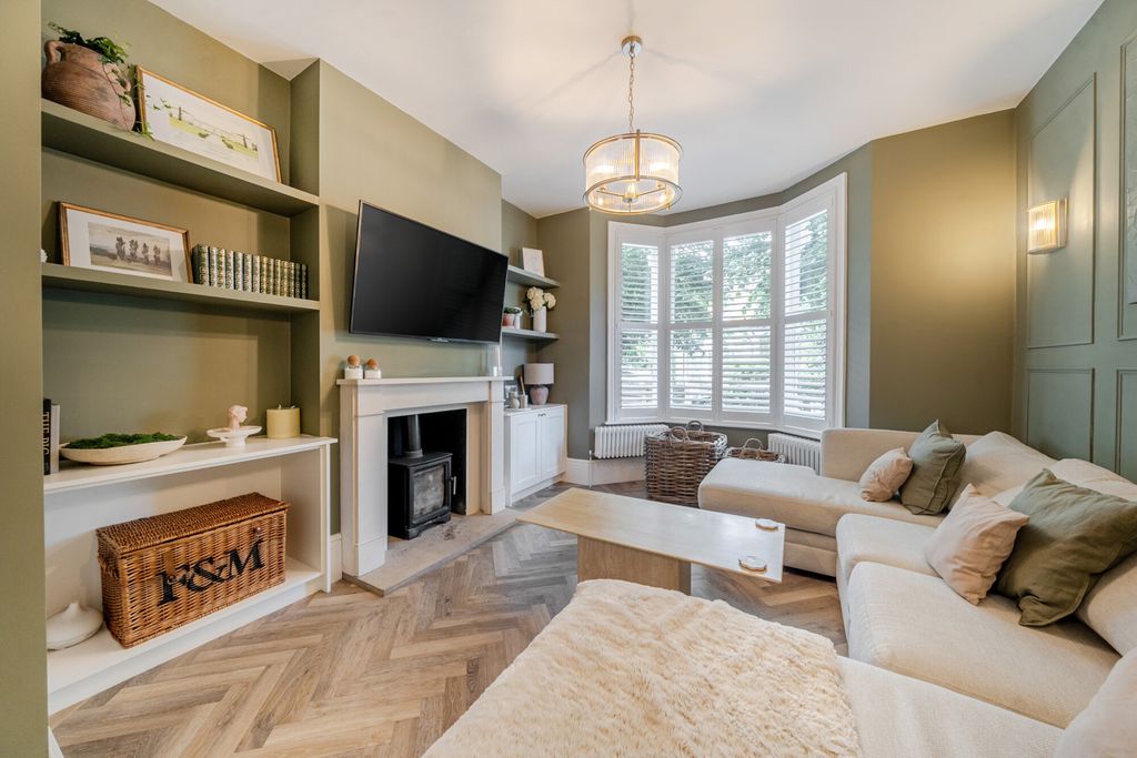 Property photo 3 of 30 1480551-25-6A32ba...