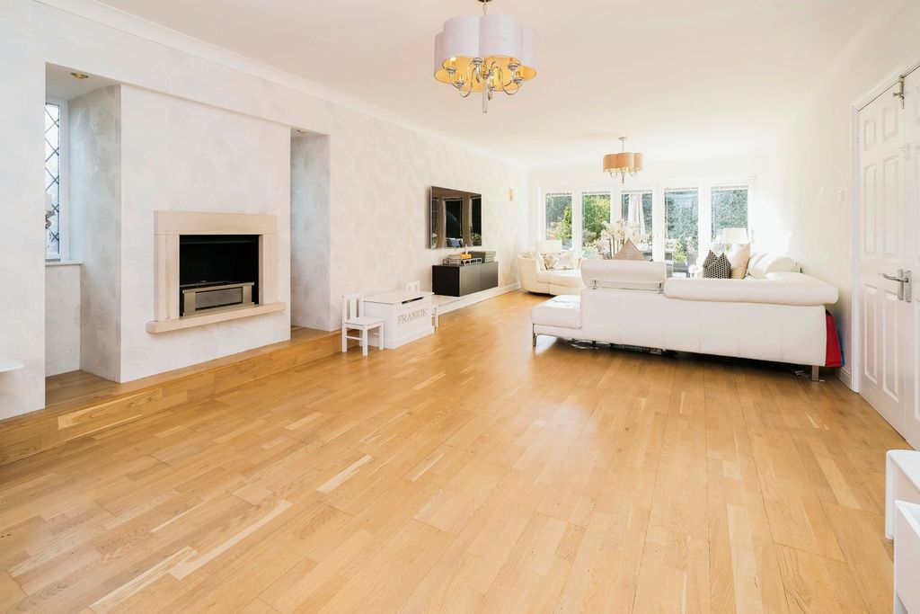 Property photo 3 of 24