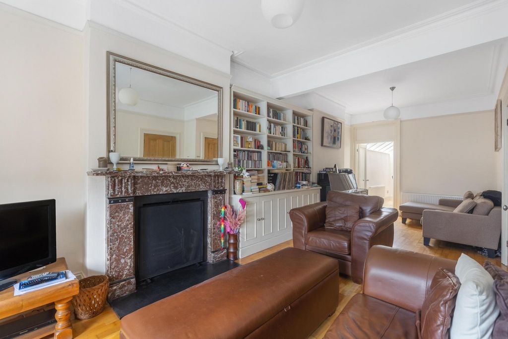 Property photo 2 of 13