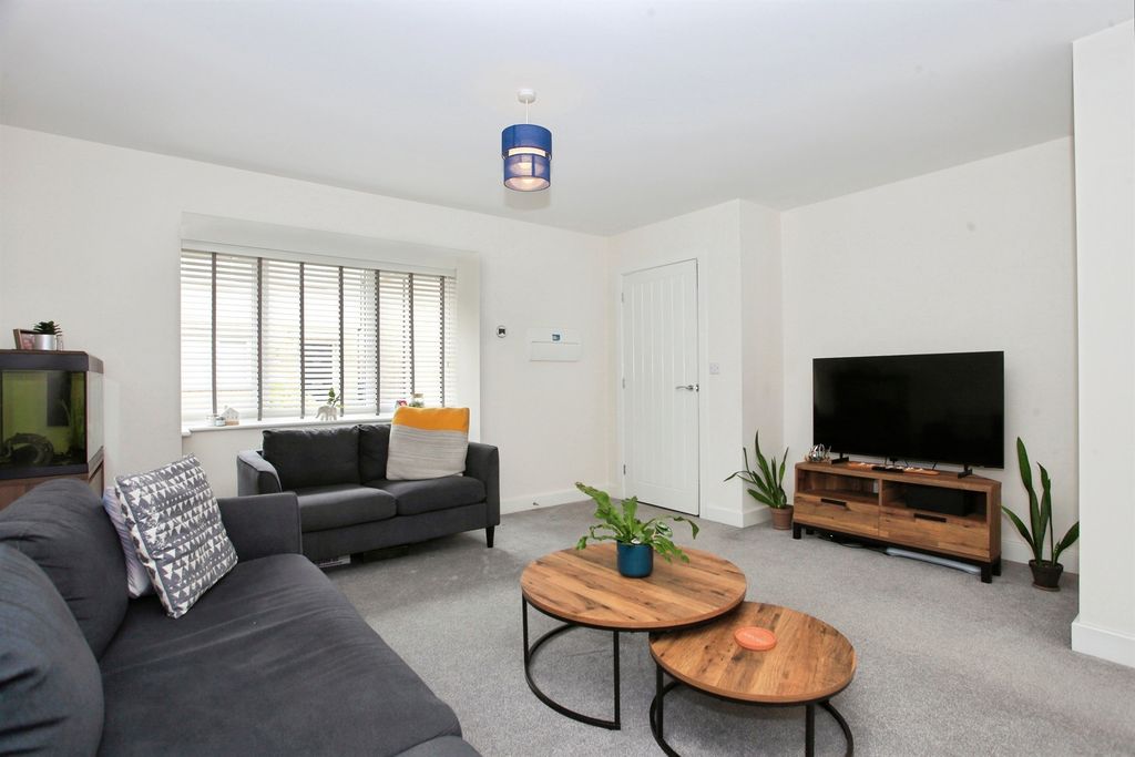 Property photo 2 of 20 Lounge