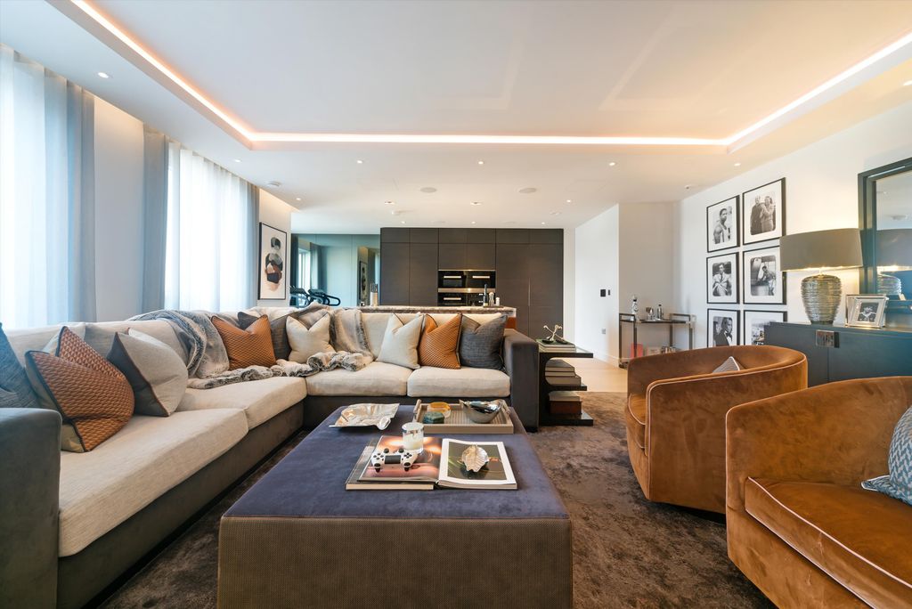 Property photo 1 of 19 Image